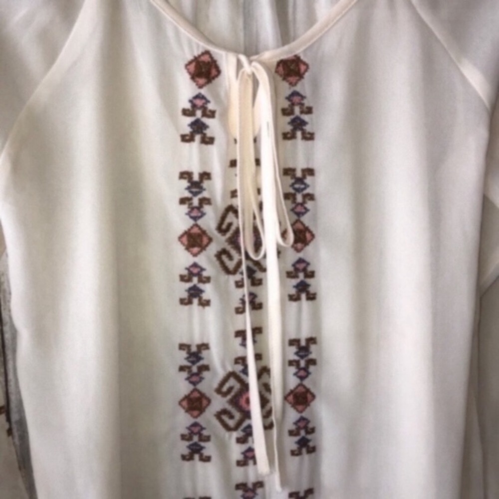 Blu Pepper Vintage Embroidered Blouse - Picture 2 of 5